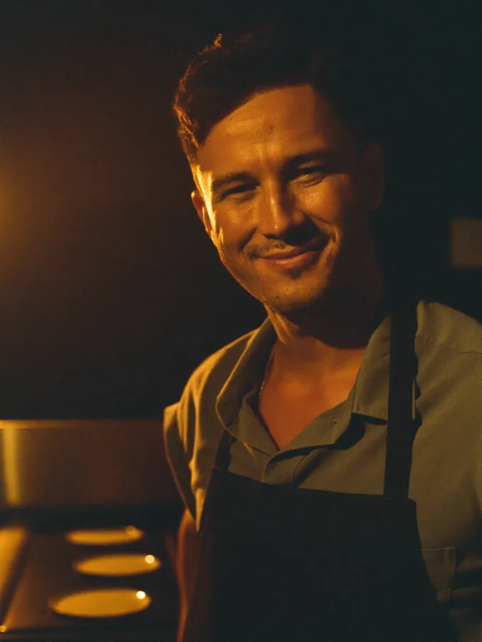 Max Lefèvre, au grill du camion STREET